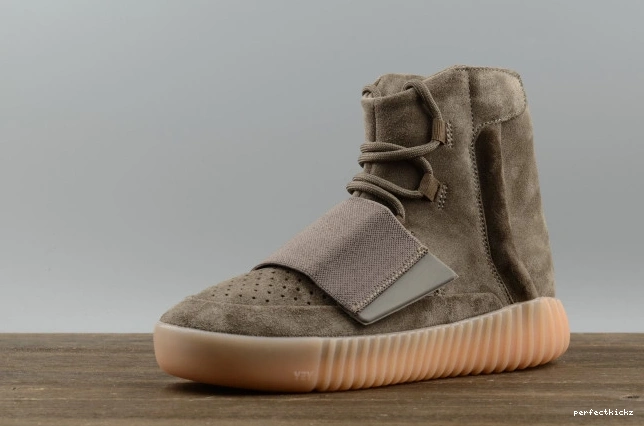 750 Yeezy adidas Brown BY2456 Boost Light 0722